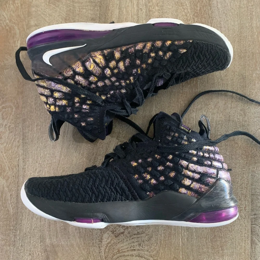 Boys LeBron 17 GS 'Infrared VI'